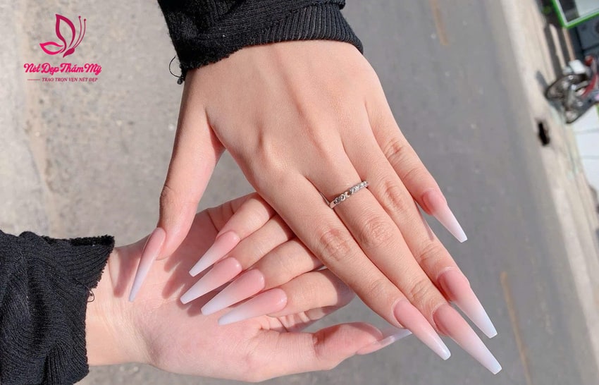 acrylic nails