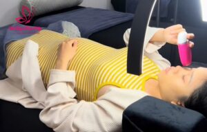 bầu uốn mi được không