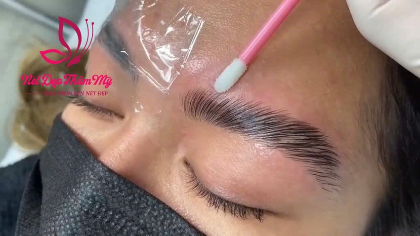 định hình chân mày