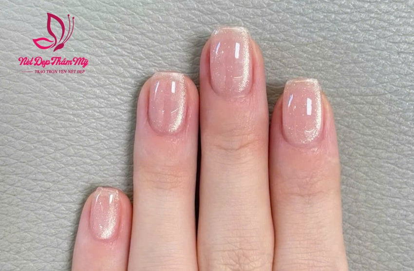 móng tay mắt mèo