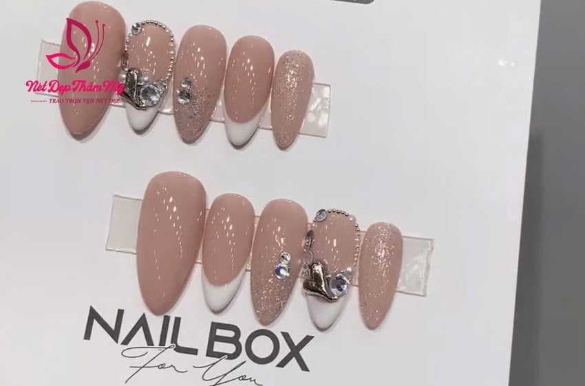 nail box