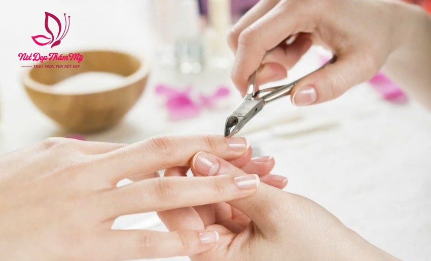tại sao không nên cắt móng tay sát
