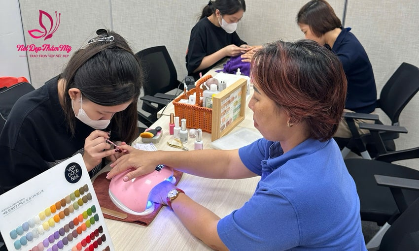 dịch vụ làm nail quận 4