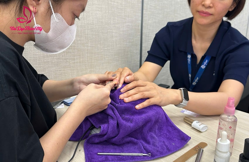 dịch vụ làm nail quận 5