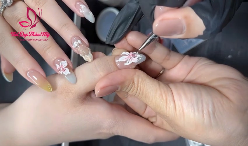 dịch vụ làm nail quận 7