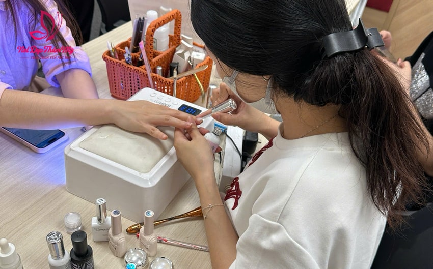 làm móng đẹp quận 2