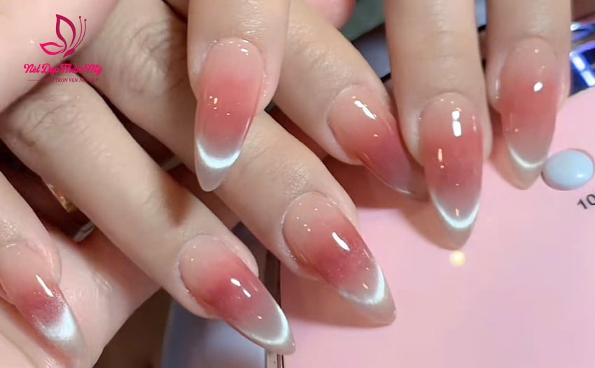 mắt mèo hồng