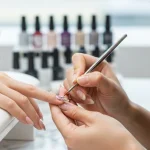 Hướng Dẫn Chi Tiết Cách Tạo Kiểu Móng Tay Đẹp Như Salon Ngay Tại Nhà Cho Người Mới Bắt Đầu
